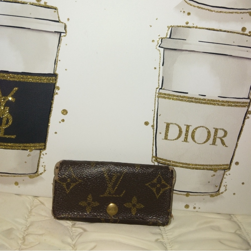 Louis Vuitton 4 key holder- Monogram GUC